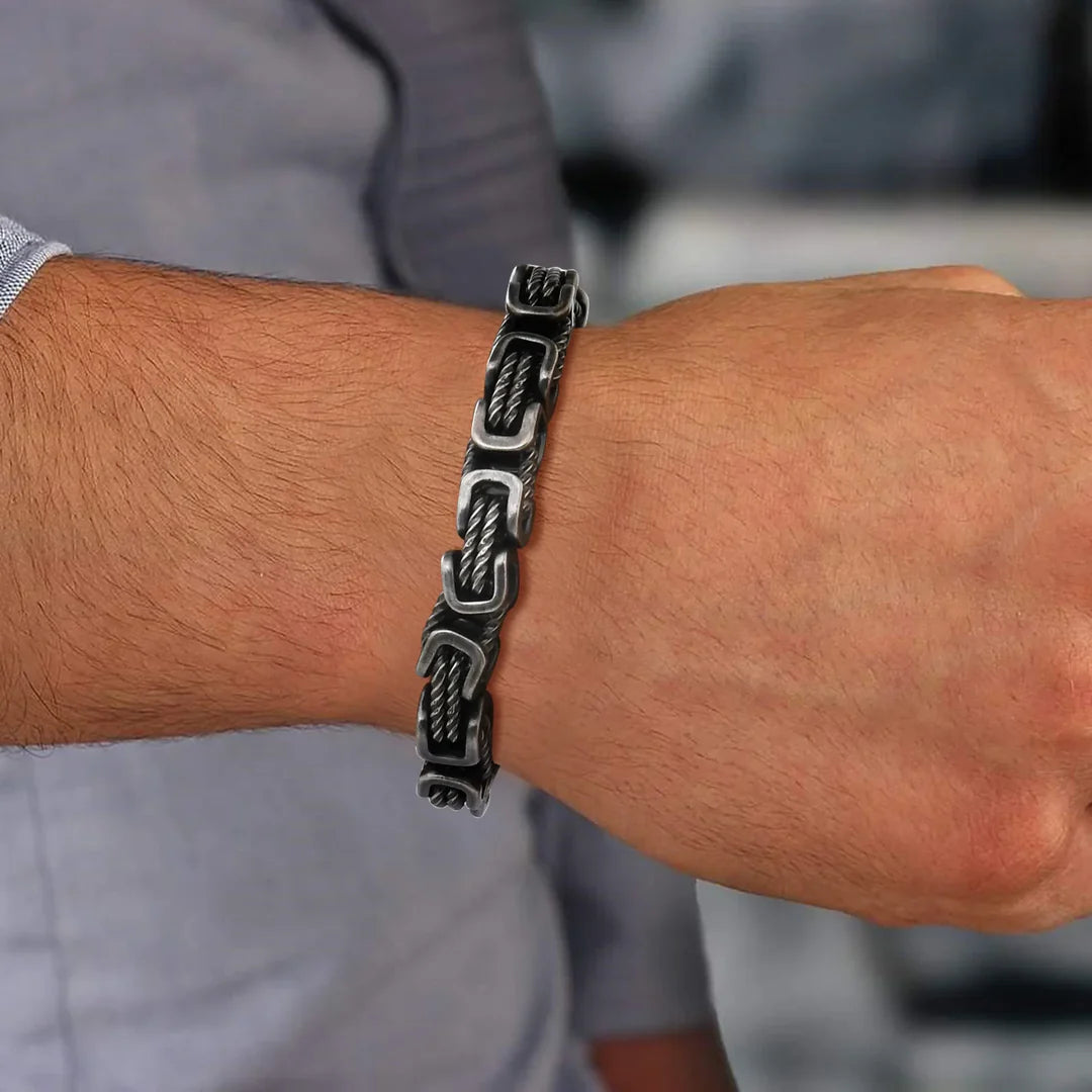Blacksteel Forged Chain Cuff